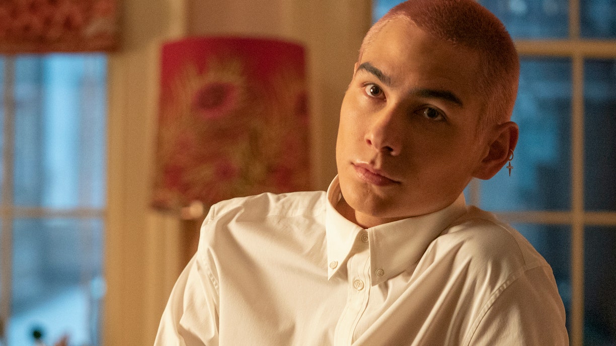 Evan Mock Doesn’t Want His Mom to Watch the ‘Gossip Girl’ Premiere