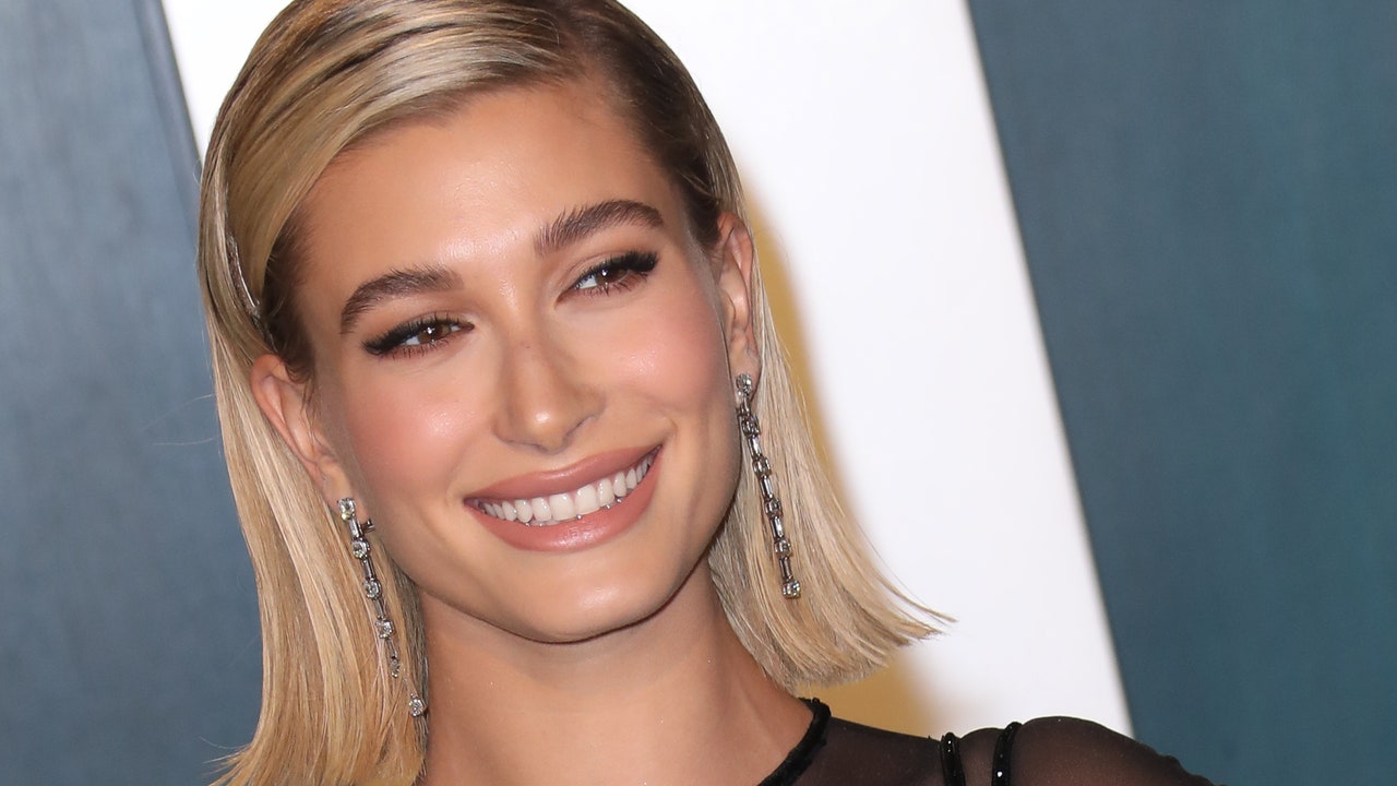 Eyeliner Stickers Are Summer’s Easiest Makeup Trend—And Hailey Bieber Just Endorsed Them