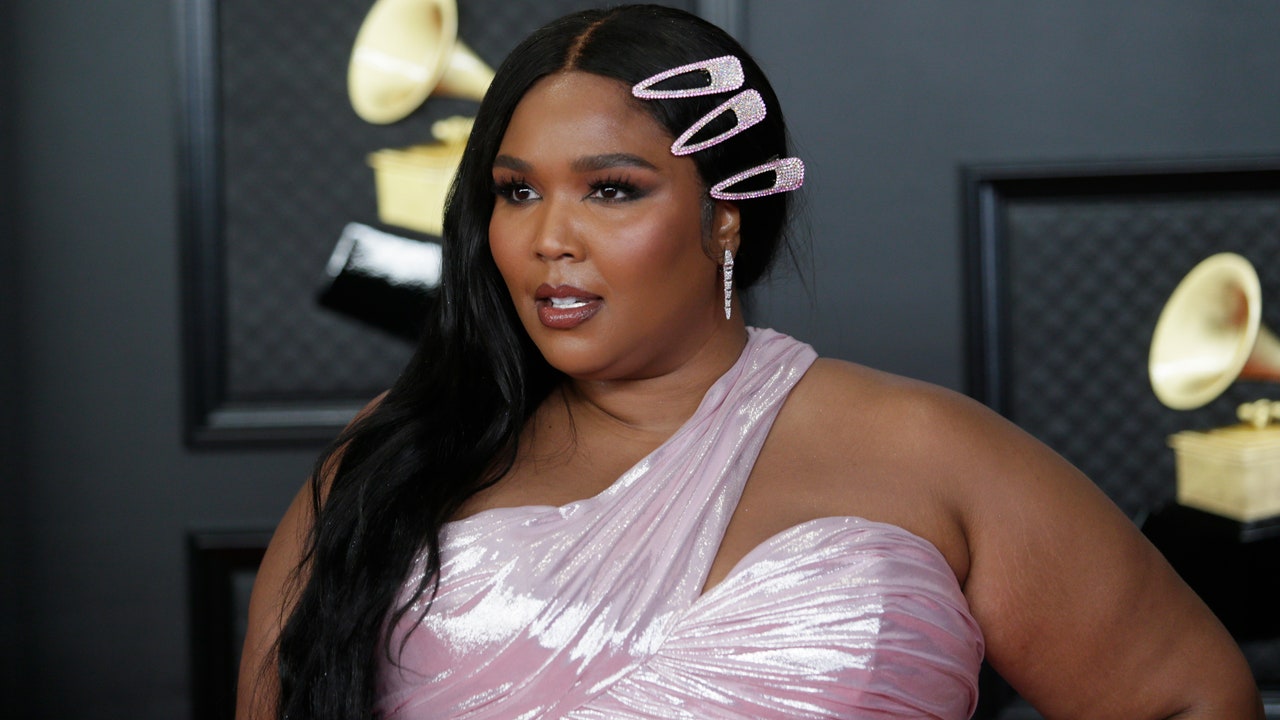 Lizzo Tried Out Lavender Eyebrows, and They Look Gorgeous